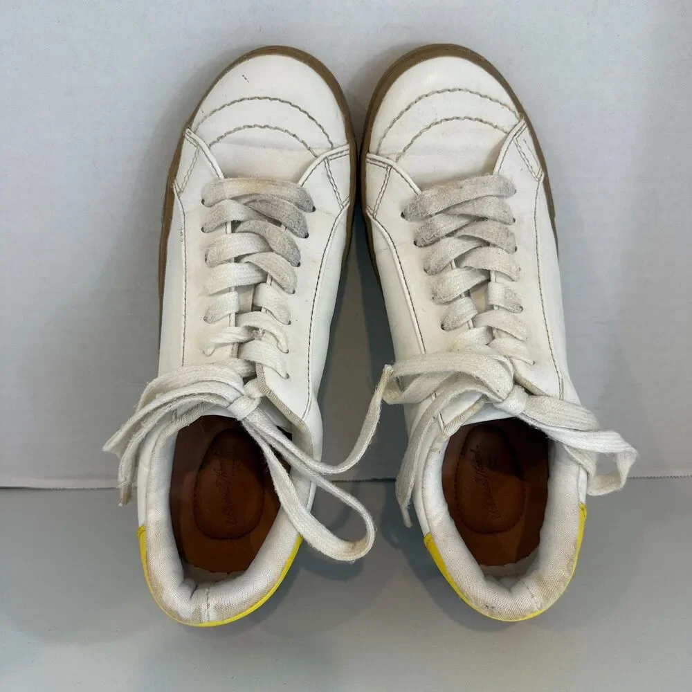 Universal Thread Women's White Lace Up Sneakers Shoes Pink Yellow Size 7.5
